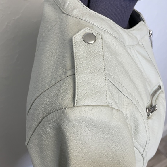 - Mossimo Off-White Faux Leather Jacket - Picture 6 of 10